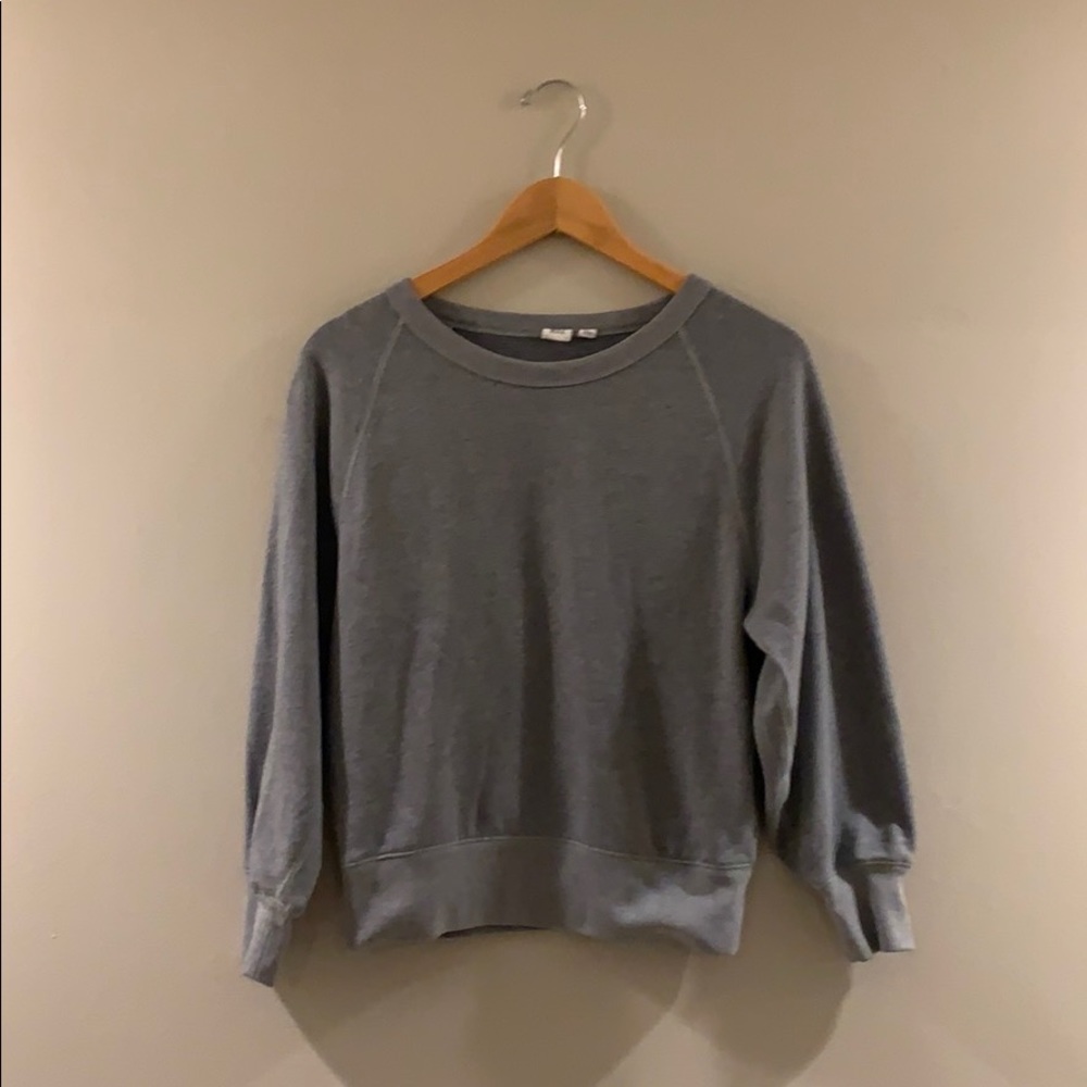 Gap XS Cropped Gray Sweatshirt NWOT